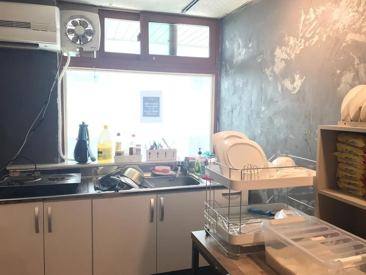 Stayforu Hongdae Seoul Bed & Breakfast