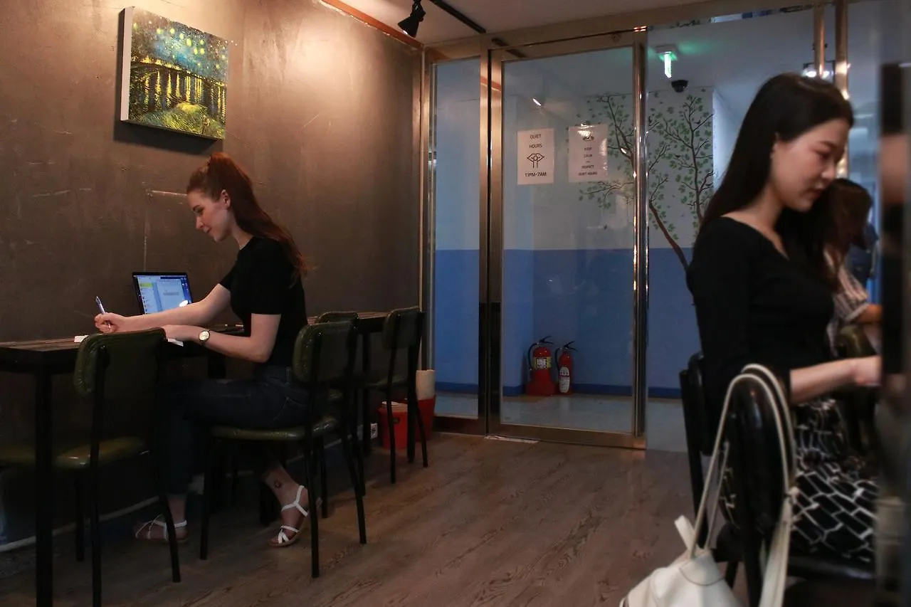 Bed & Breakfast Stayforu Hongdae Seoul