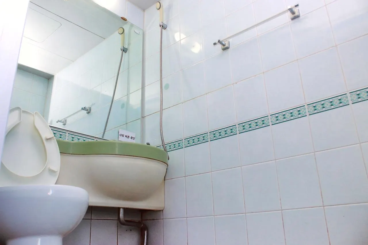 Bed & Breakfast Stayforu Hongdae Seoul